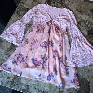 Pink Floral Lace Bell Sleeve Dress